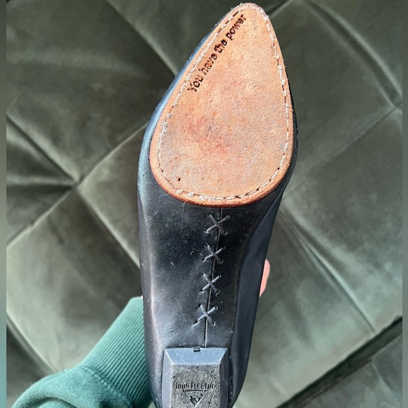 John Fluevog
Electricity Pointed Chelsea Boot
Size 6 - Picture 2 of 6